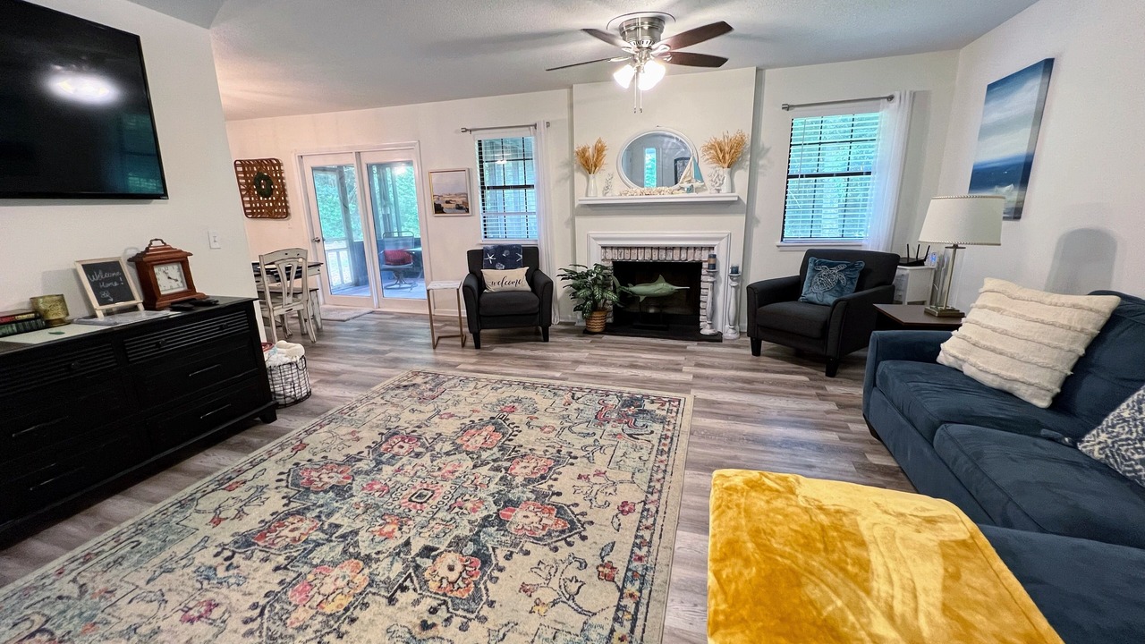 Photo of Bedroom in Country Club Estates
