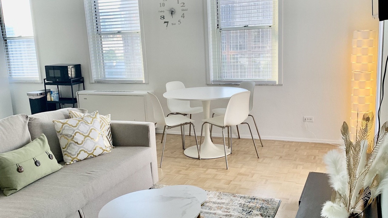 Photo of Livingroom in Peachtree Center
