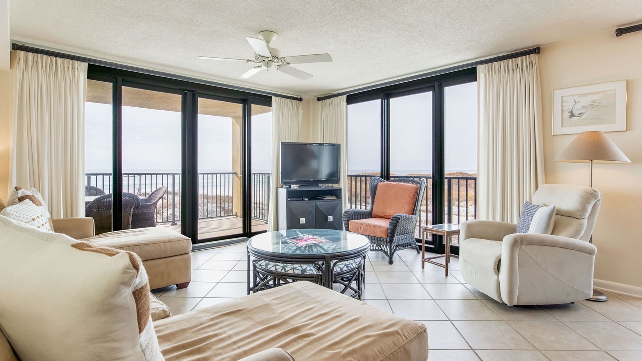Photo of Livingroom in Orange Beach East