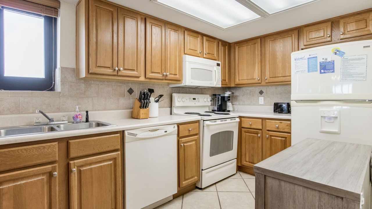 Photo of Kitchen in Orange Beach East