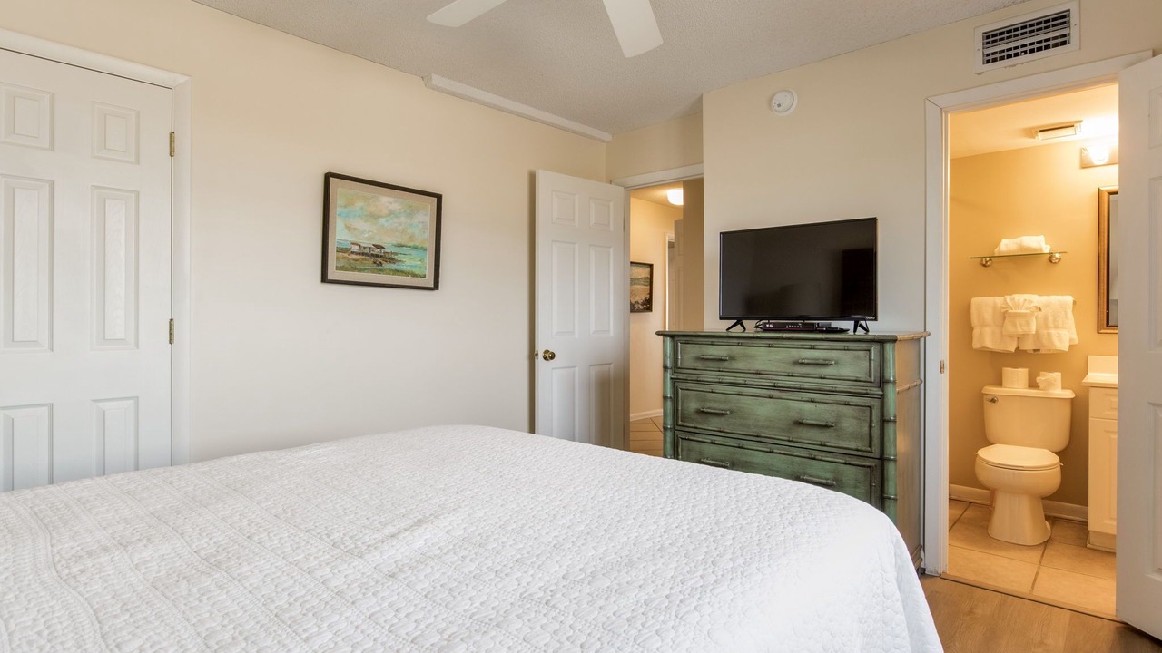 Photo of Bedroom in Orange Beach East