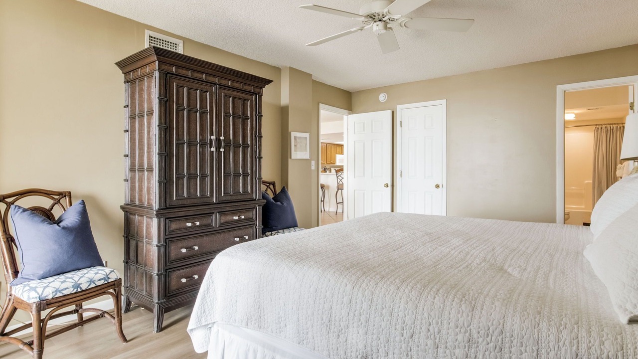 Photo of Bedroom in Orange Beach East