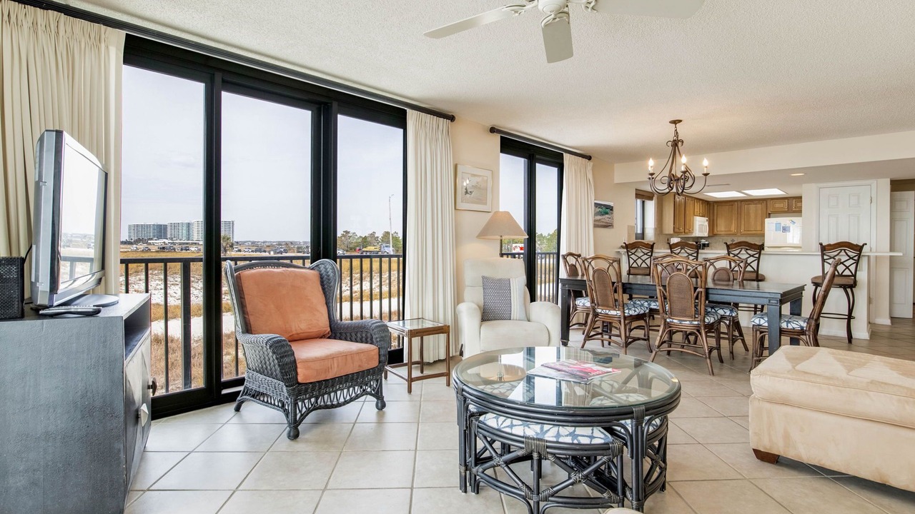 Photo of Livingroom in Orange Beach East