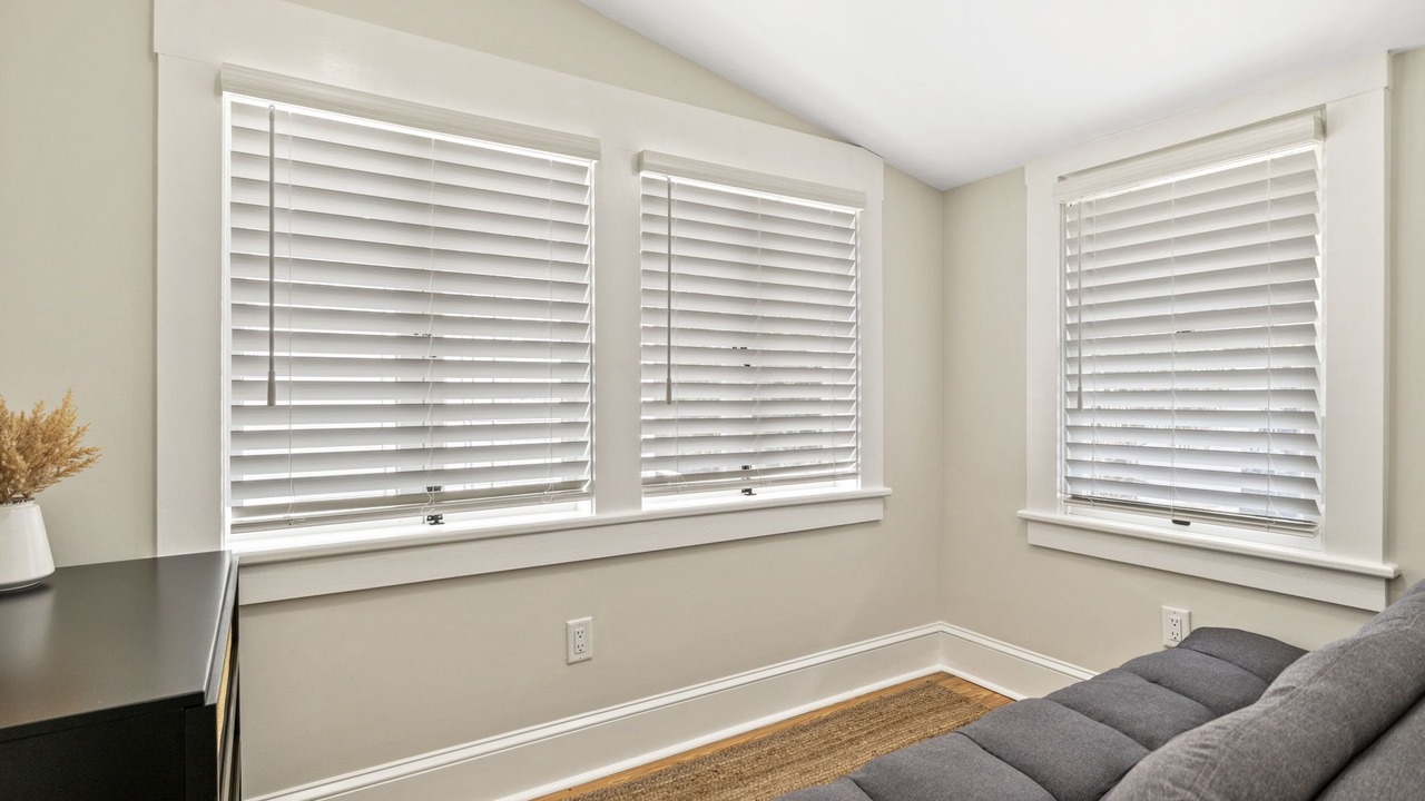 Photo of Livingroom in Five Points