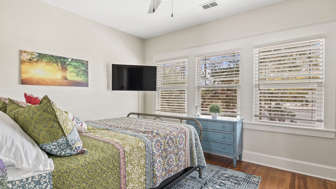 Photo of Bedroom in Five Points