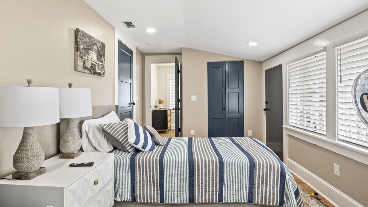 Photo of Bedroom in Five Points
