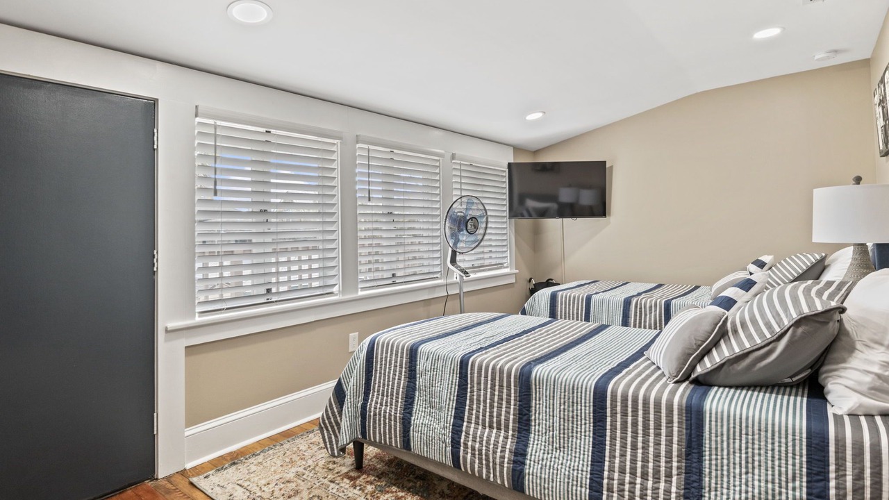 Photo of Bedroom in Five Points