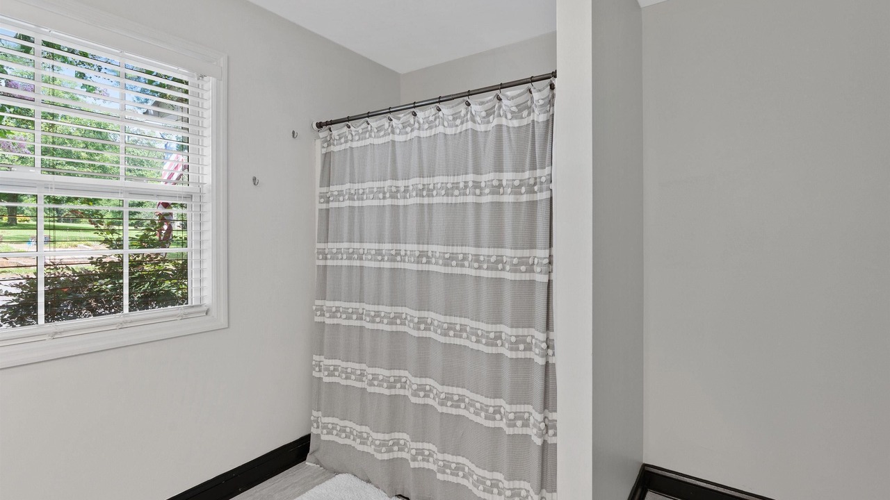 Photo of Bathroom in Guntersville