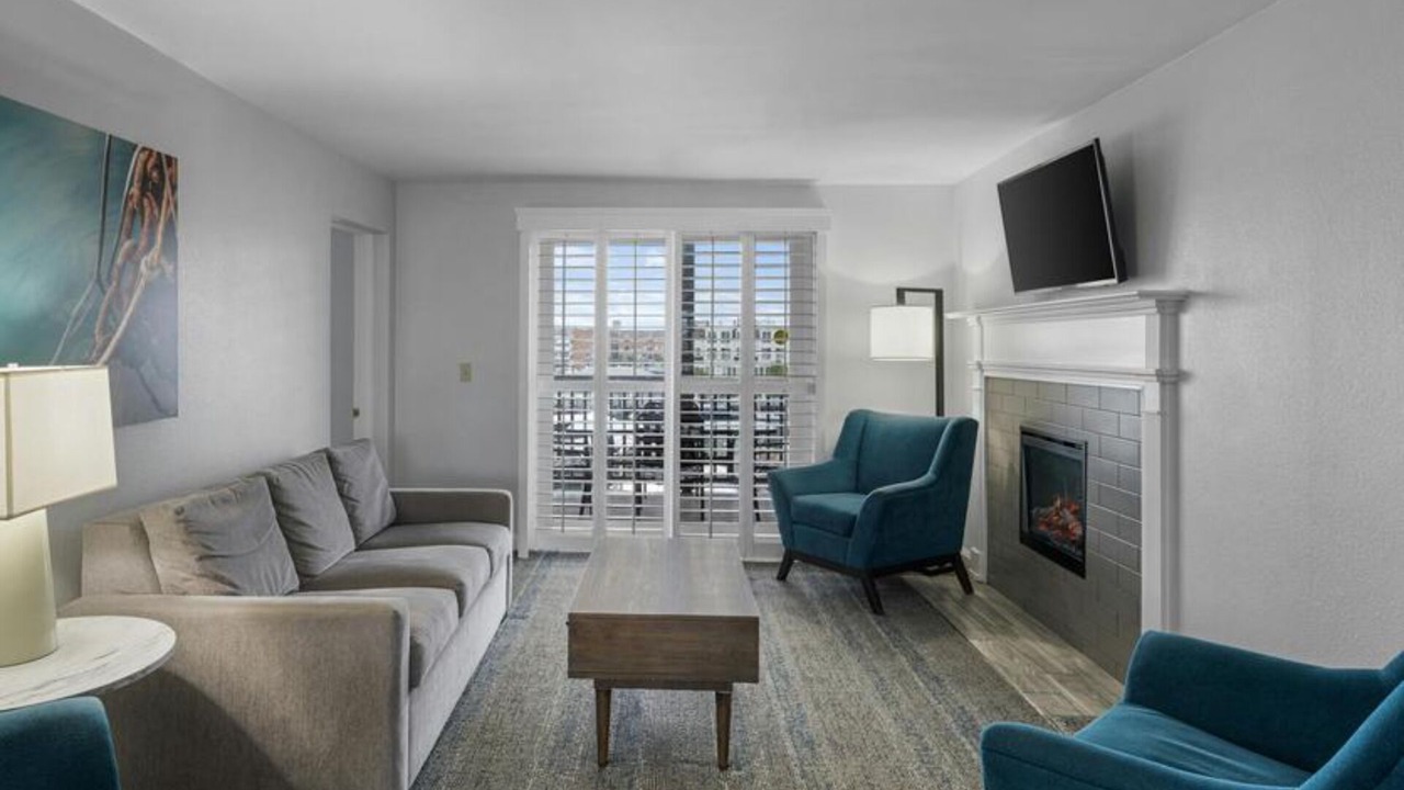 Photo of Livingroom in Historic Hill