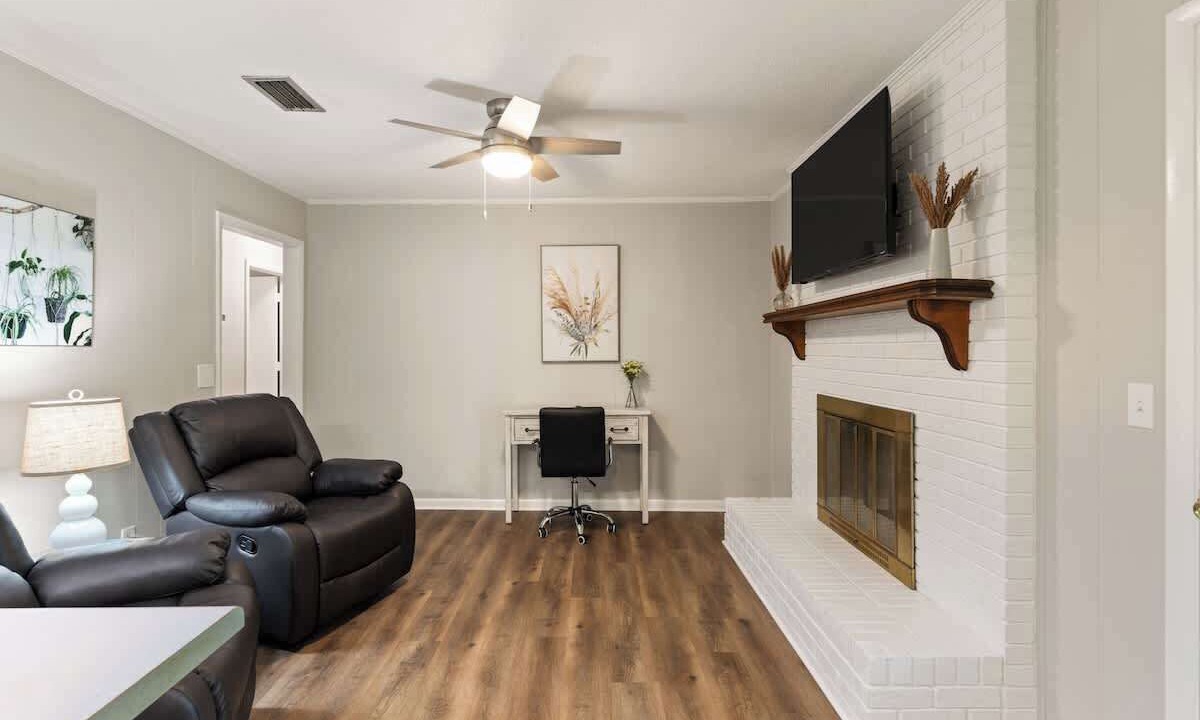 Photo of Livingroom in Dock Junction