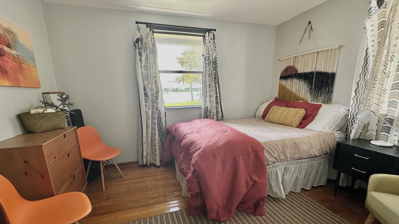 Photo of Bedroom in Brown Island