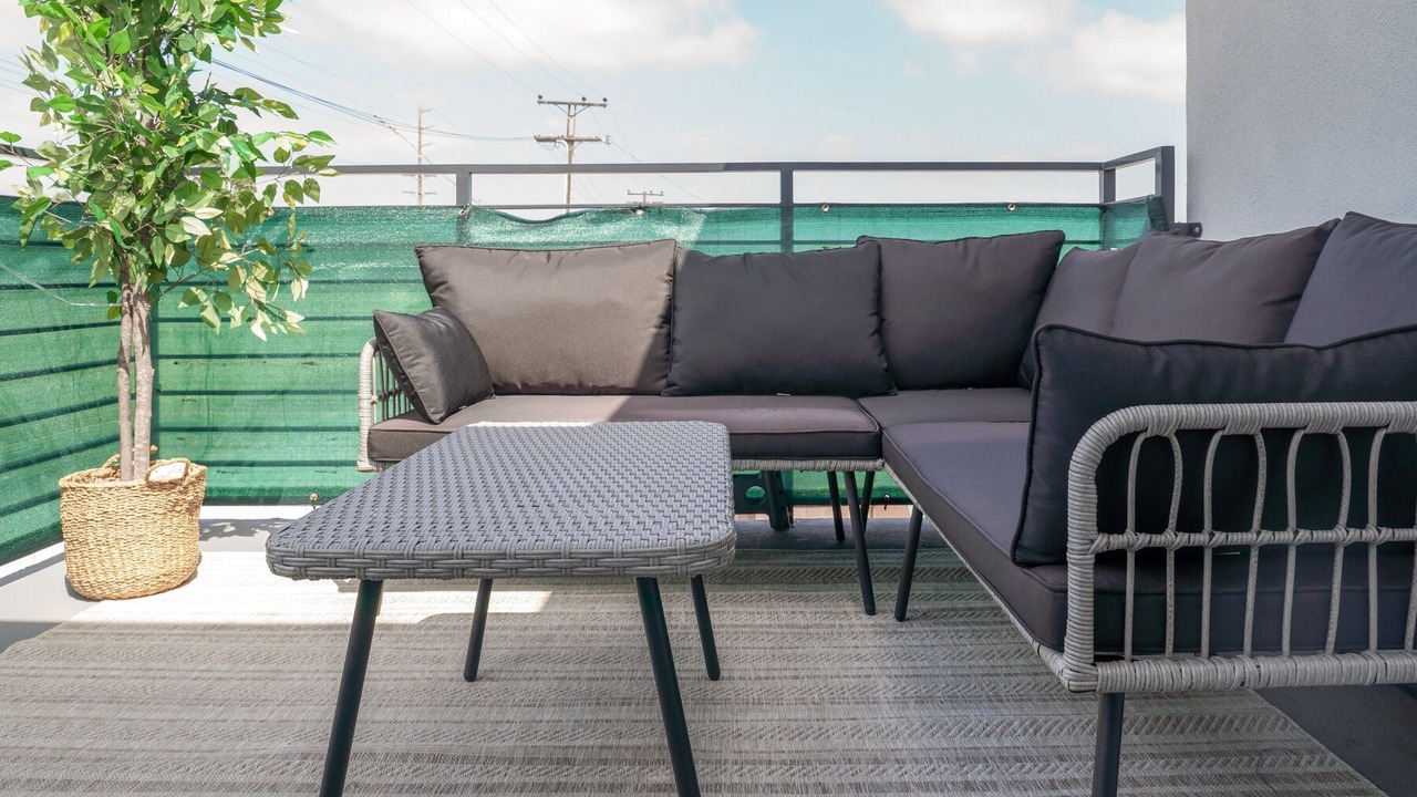 Photo of Patio Balcony in Midway City