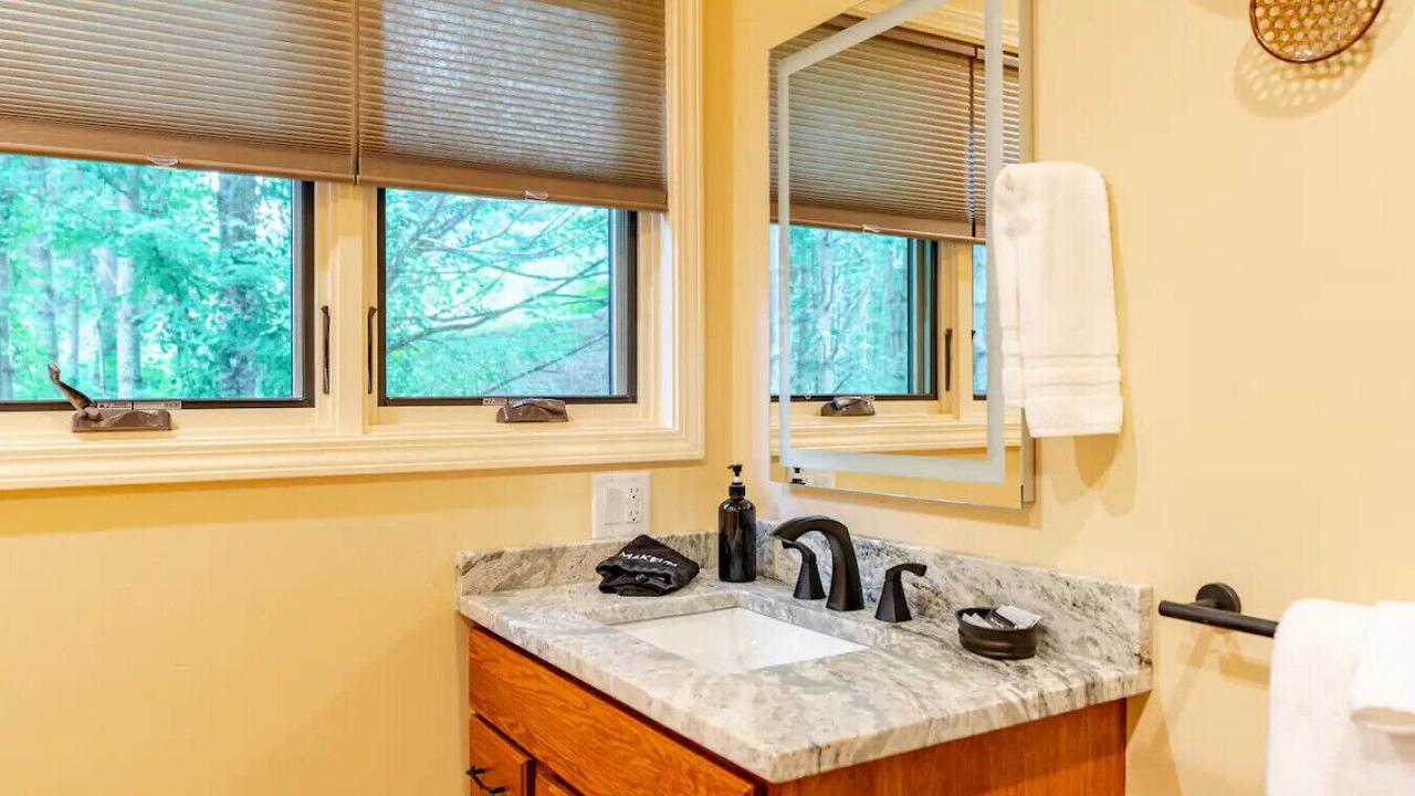 Photo of Bathroom in Marshall