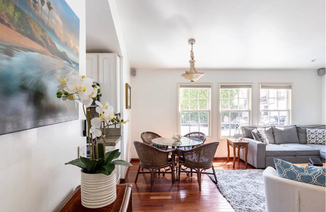 Photo of Livingroom in Village of La Jolla