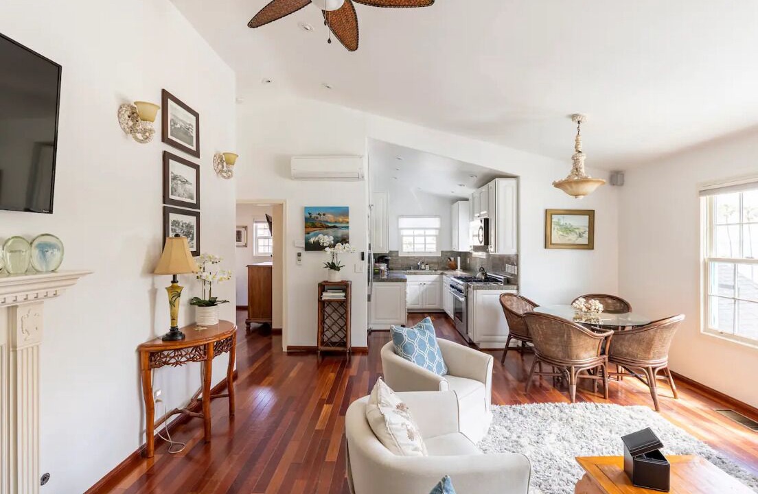 Photo of Livingroom in Village of La Jolla