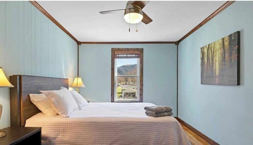 Photo of Bedroom in Hot Springs