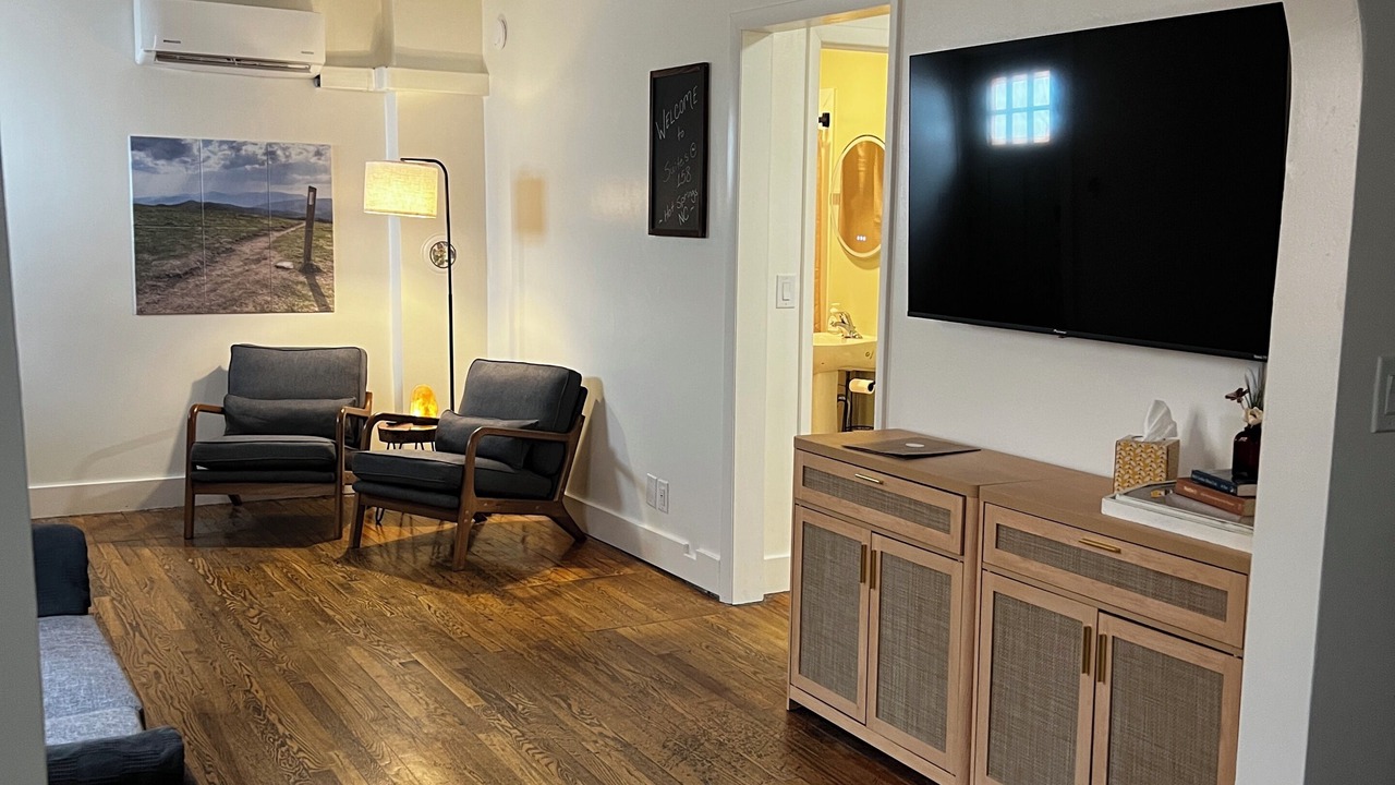 Photo of Livingroom in Hot Springs