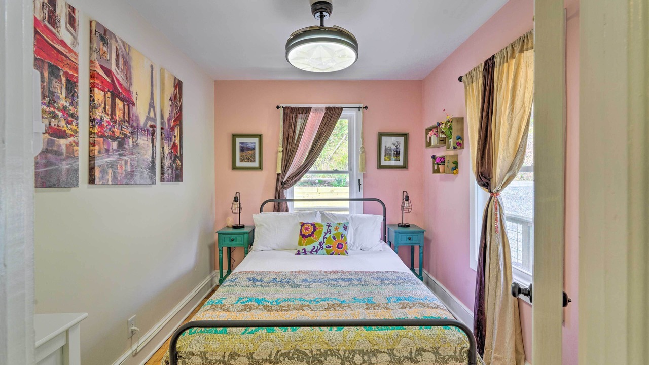 Photo of Bedroom in Bakersville