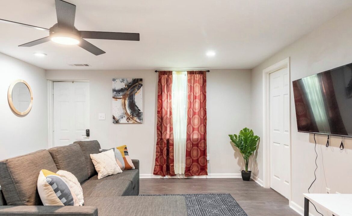 Photo of Bedroom in Jefferson Park