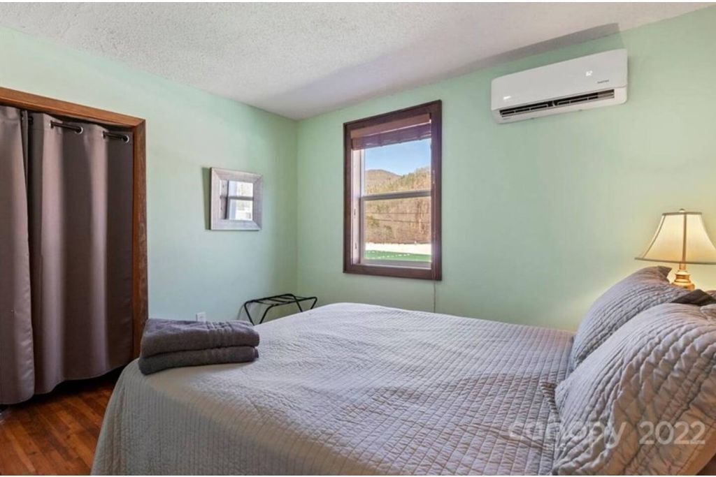 Photo of Bedroom in Hot Springs