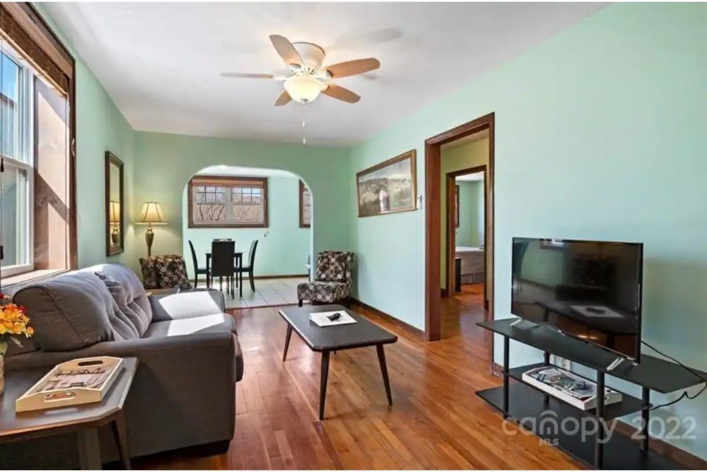 Photo of Livingroom in Hot Springs