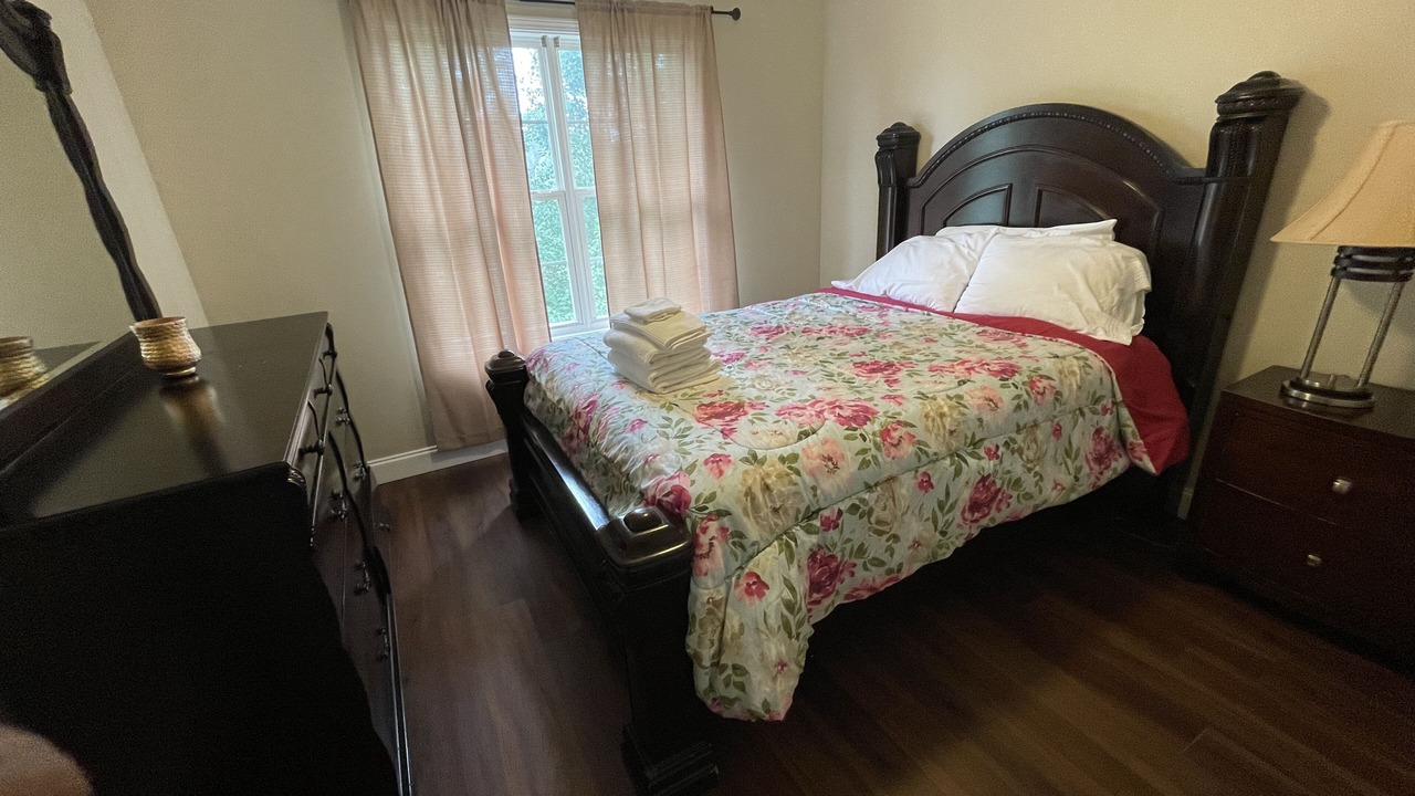 Photo of Bedroom in Town Center