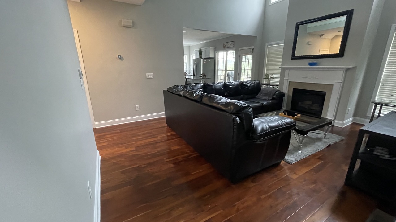 Photo of Livingroom in Town Center