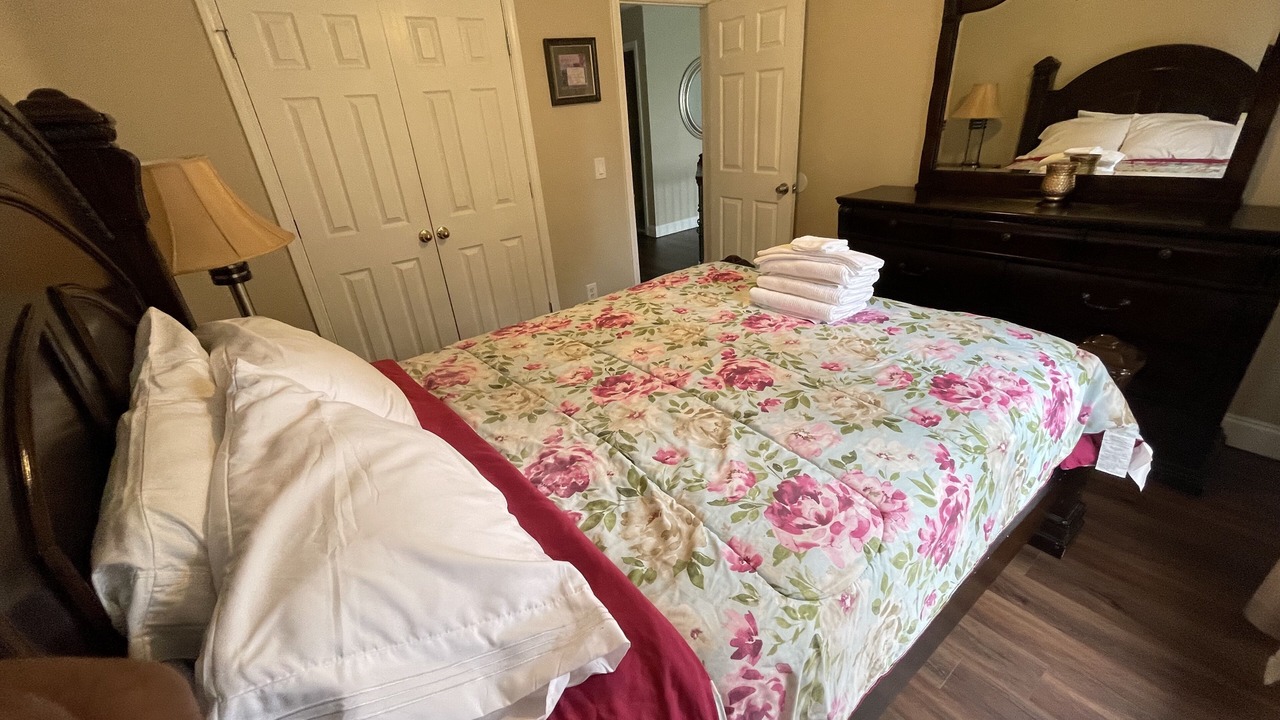 Photo of Bedroom in Town Center