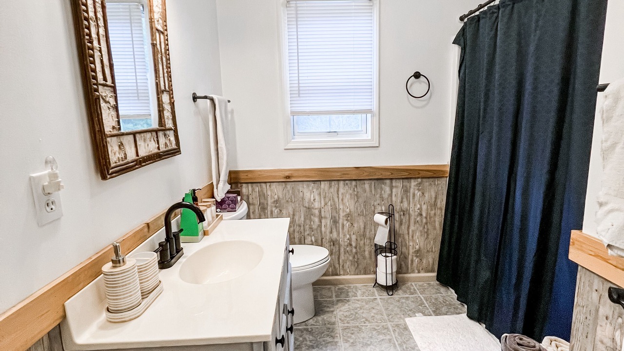 Photo of Bathroom in Maggie Valley