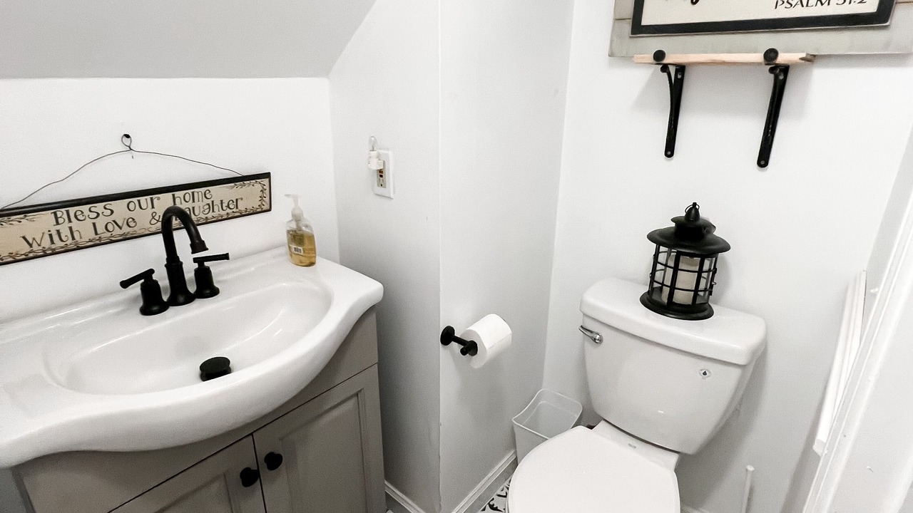 Photo of Bathroom in Maggie Valley