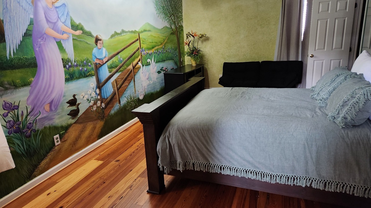 Photo of Bedroom in Guntersville