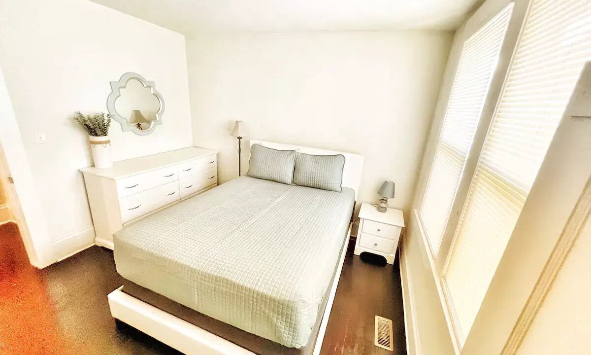 Photo of Bedroom in Wesley Heights
