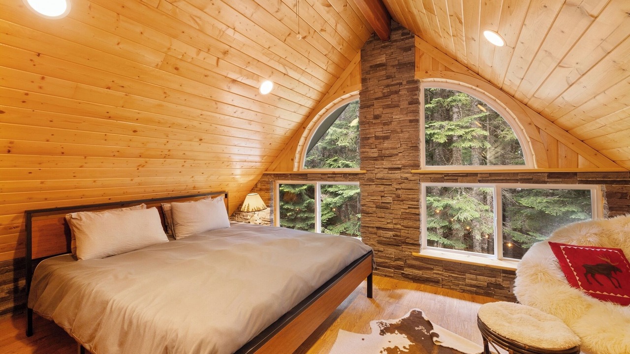 Photo of Bedroom in Snoqualmie Pass