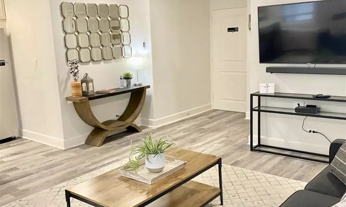 Photo of Livingroom in Peachtree Center