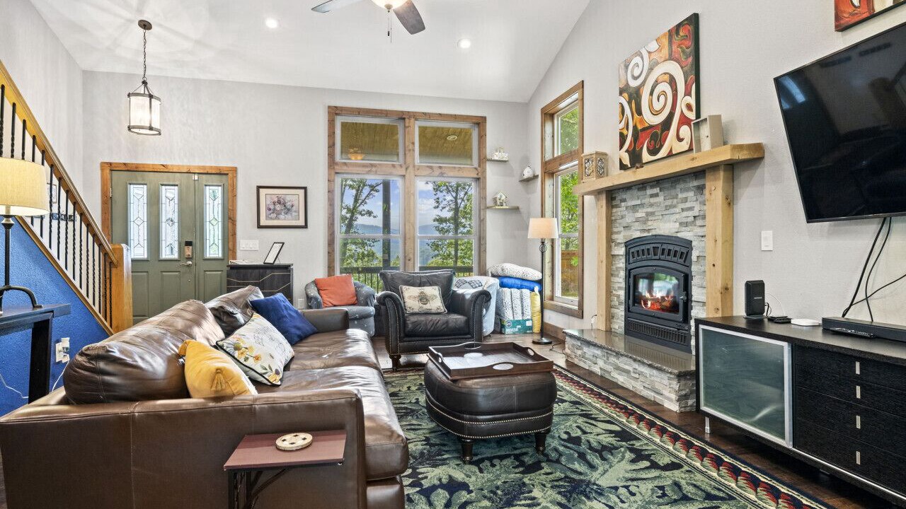 Photo of Livingroom in Waynesville