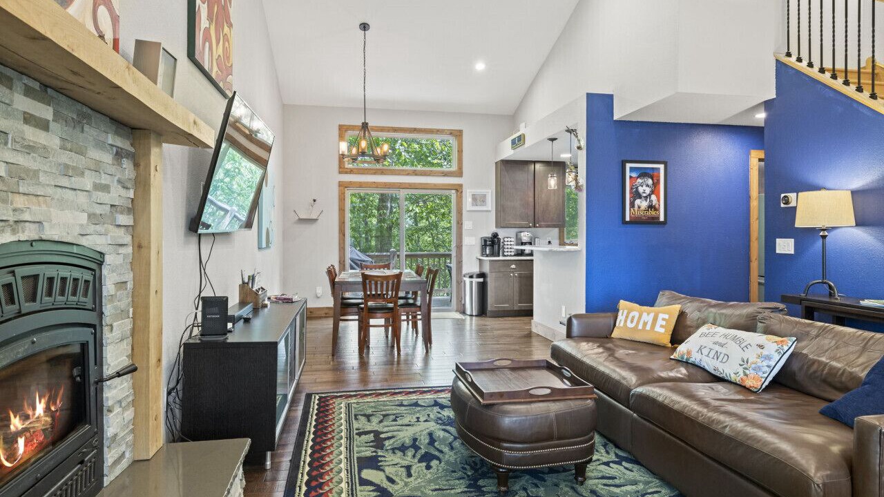 Photo of Livingroom in Waynesville