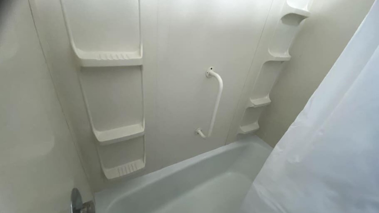 Photo of Bathroom in Kodak