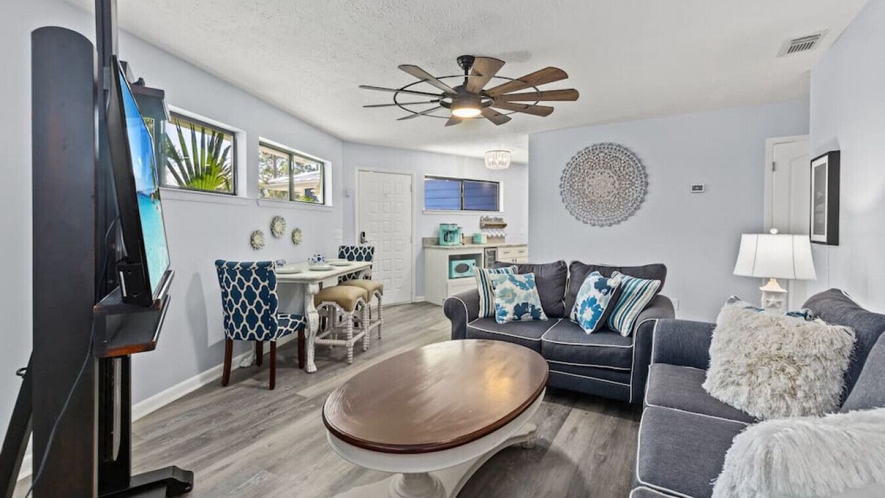 Photo of Bedroom in Riviera Beach