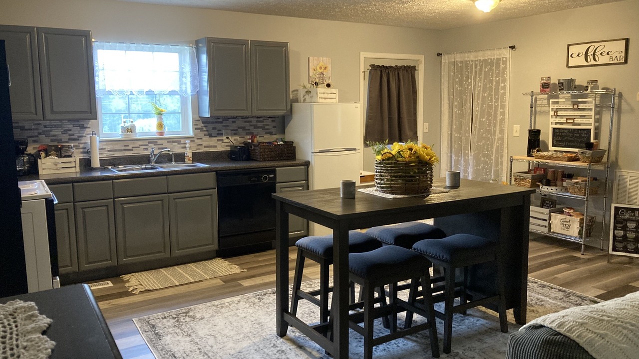 Photo of Kitchen in White Pine