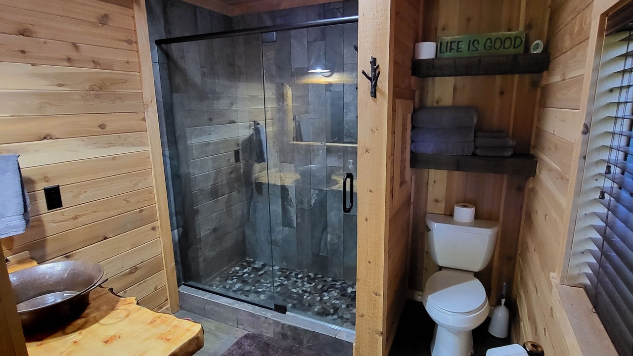 Photo of Bathroom in Cataloochee Ranch
