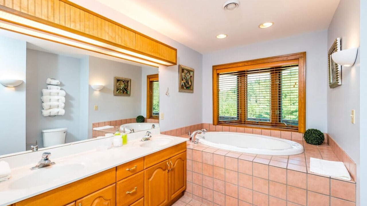 Photo of Bathroom in Marshall