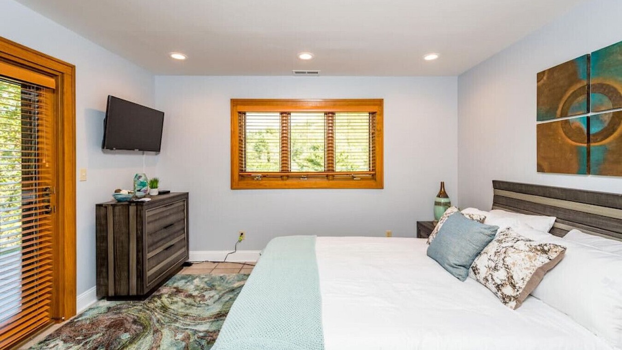 Photo of Bedroom in Marshall