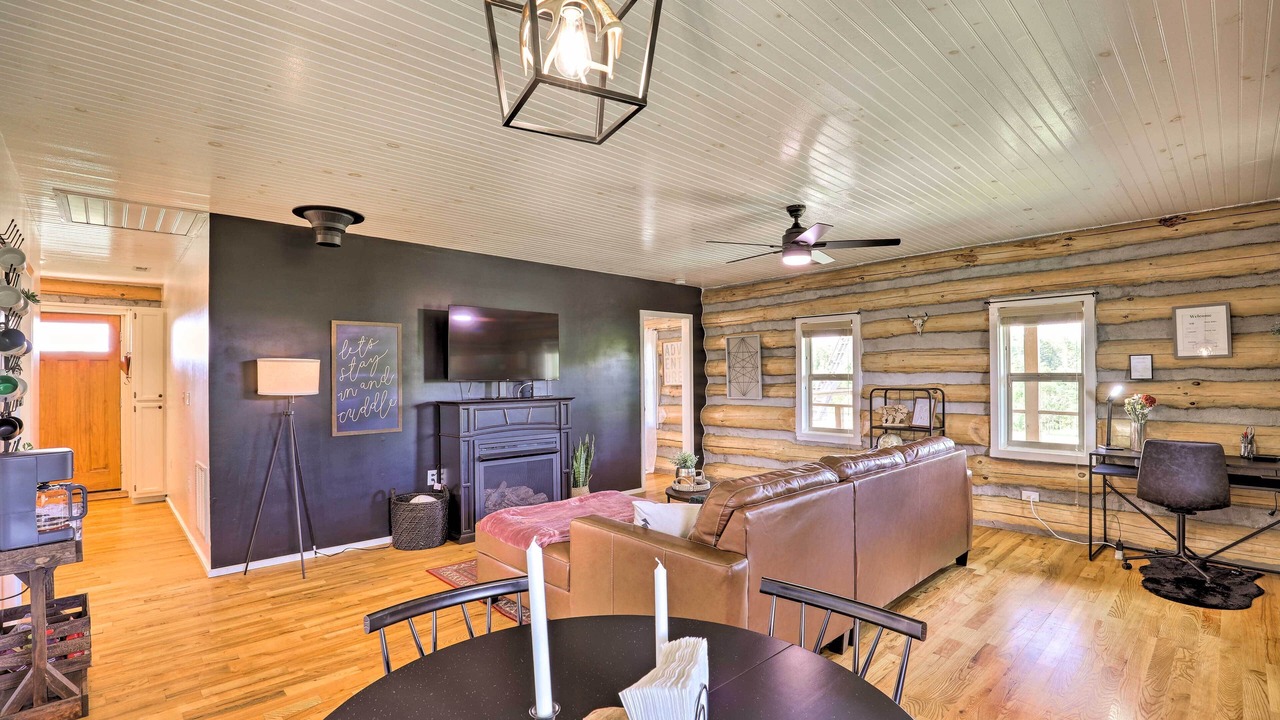 Photo of Livingroom in Marshall