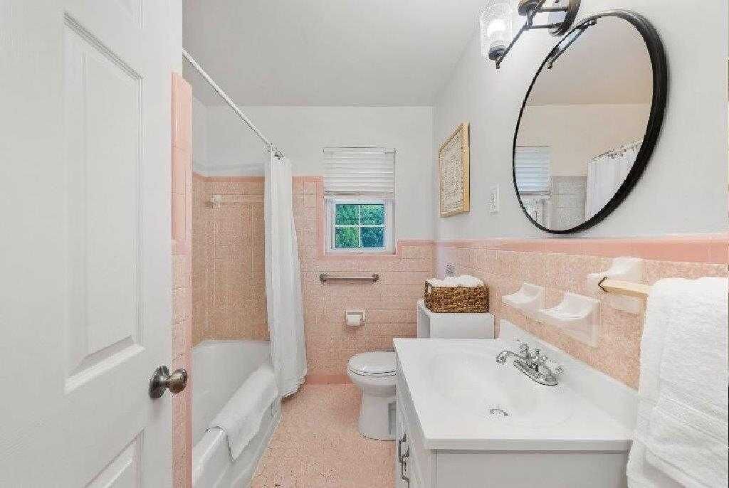 Photo of Bathroom in East Point