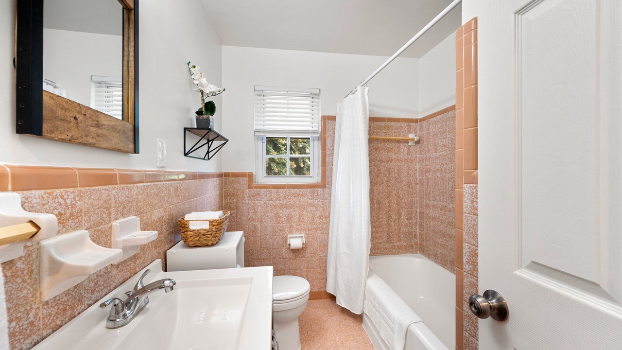 Photo of Bathroom in East Point