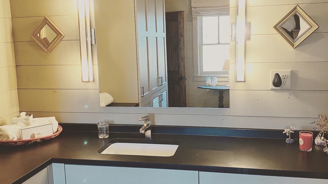 Photo of Bathroom in Guntersville