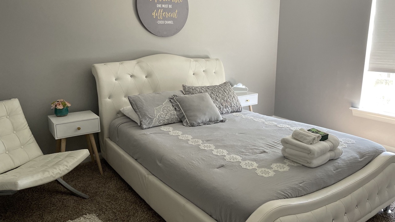 Photo of Bedroom in Canterbury Farms