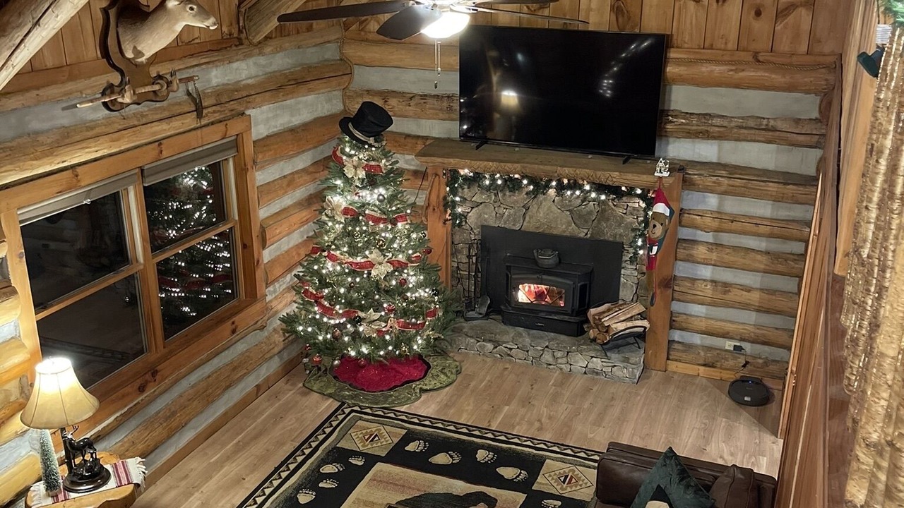 Photo of Livingroom in Mars Hill