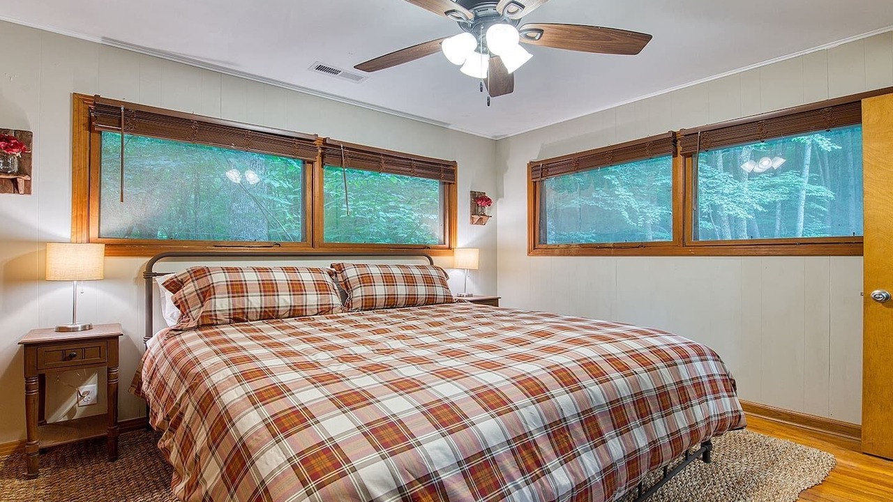 Photo of Bedroom in Maggie Valley