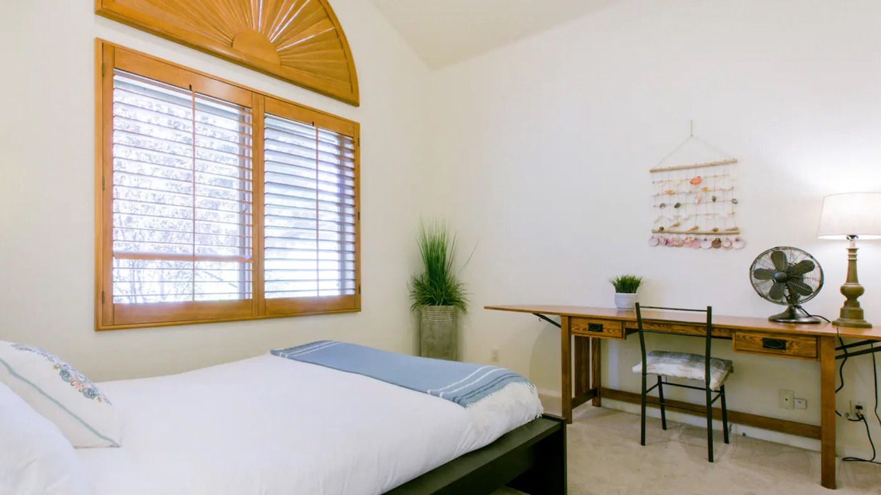Photo of Bedroom in Malibu